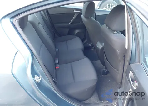 2011 Mazda Mazda3 I Touring z USA, uszkodzony, nr VIN JM1BL1VF8B1448597